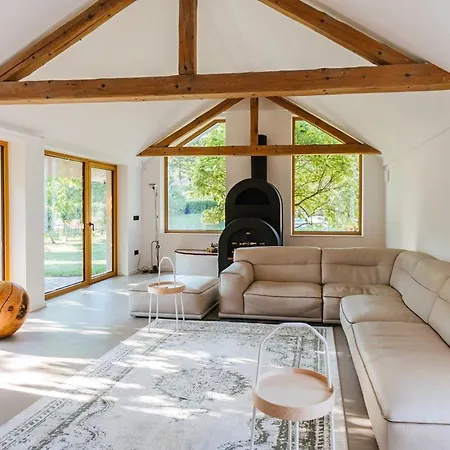 Lidija House Villa *